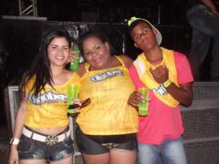 Oktober 10 Anos